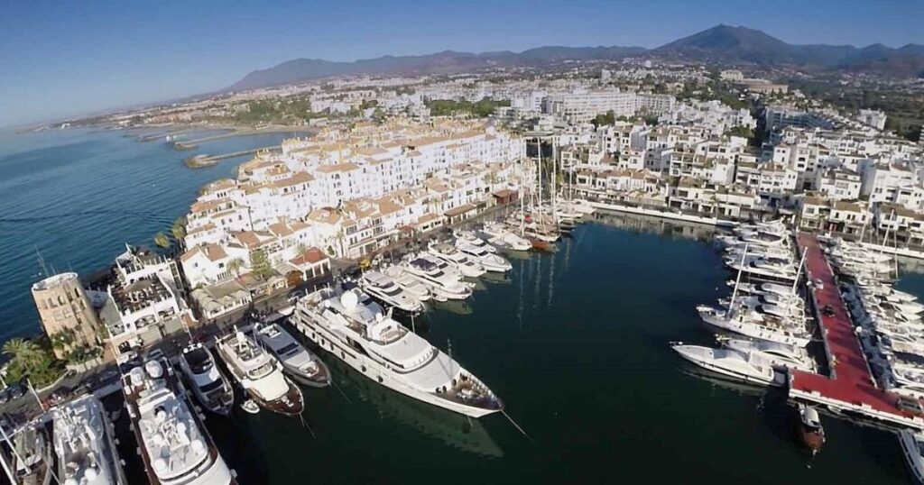 Puerto Banús dron view