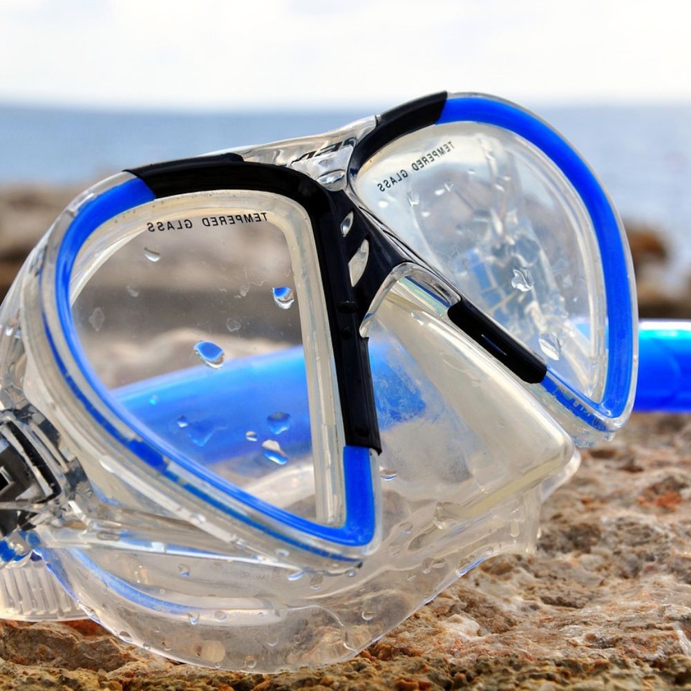 snorkeling goggles