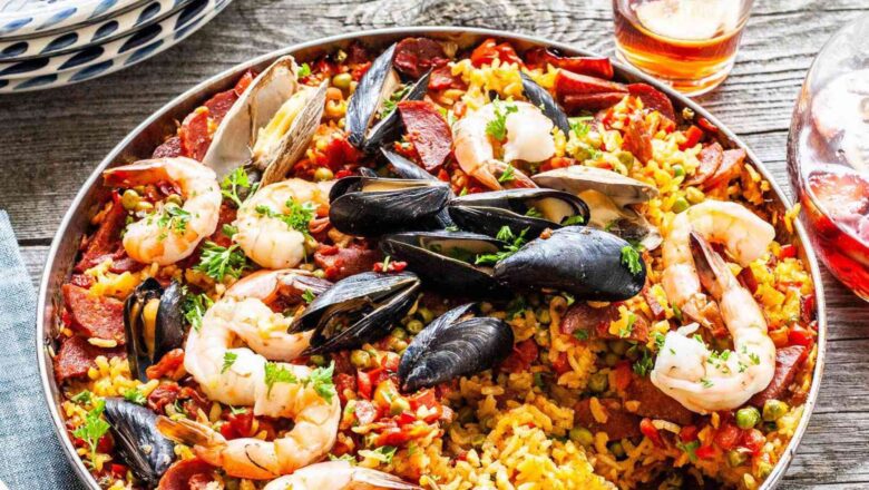 eat paella in marbella