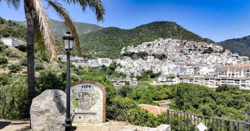 Mijas Pueblo vs Ojén