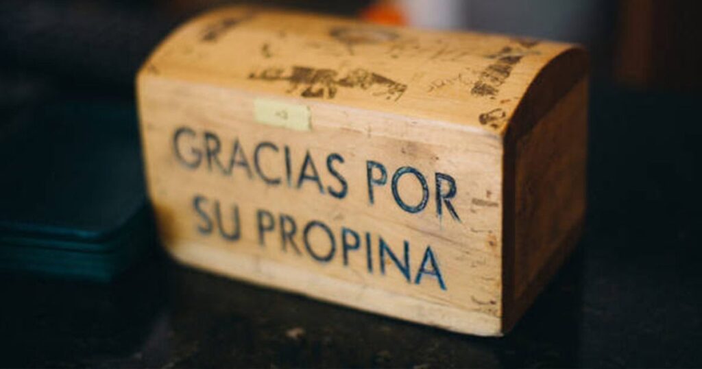 Tipping in Spain