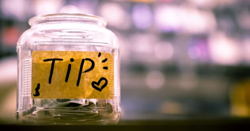 Tipping in Spain