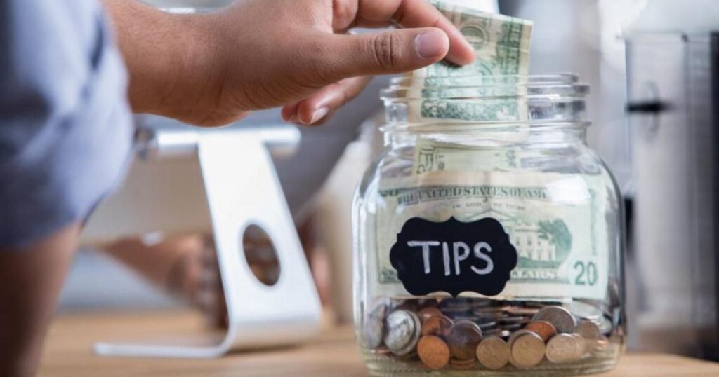 Tipping in Spain