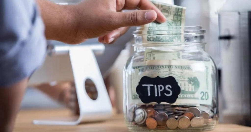 Tipping in Spain