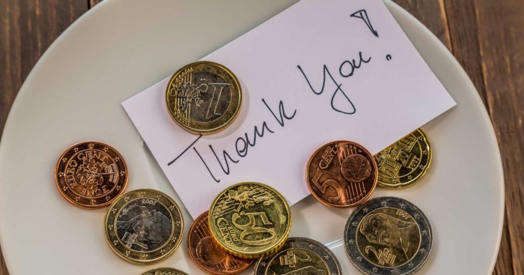 Tipping in Spain