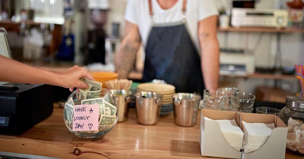 Tipping in Spain