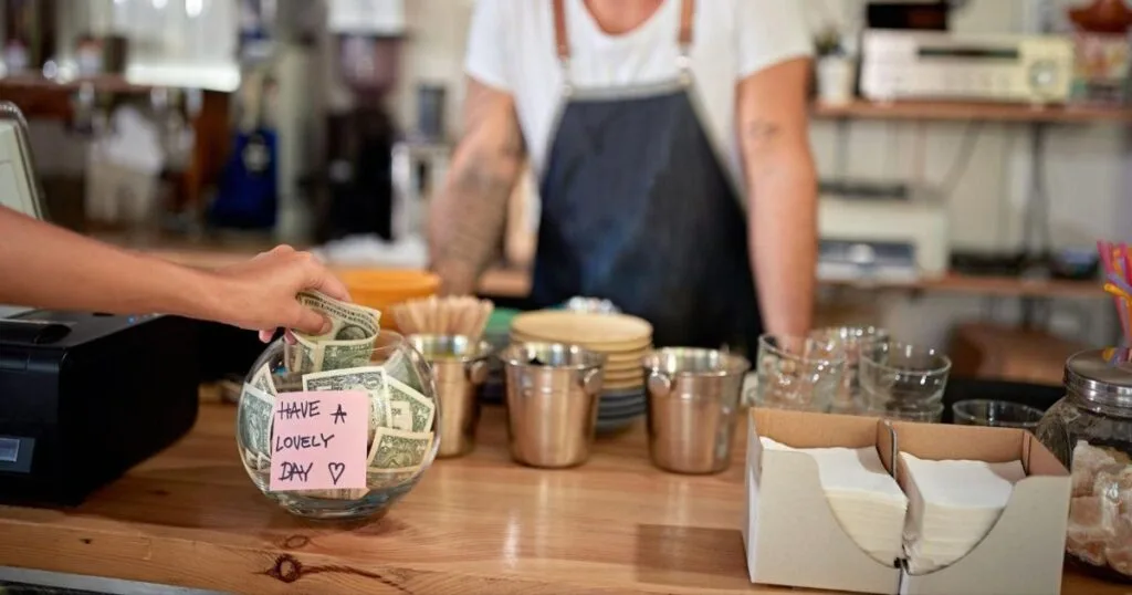 Tipping in Spain