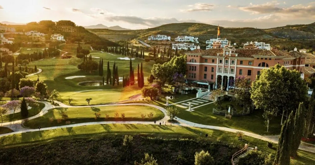 bästa tiden att besöka Marbella, golfklubb
