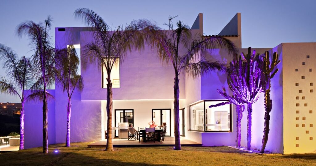 renting holiday villa in Marbella