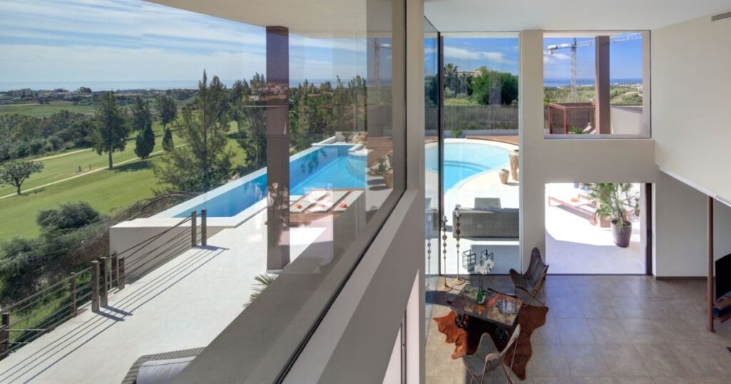 renting holiday villa in Marbella