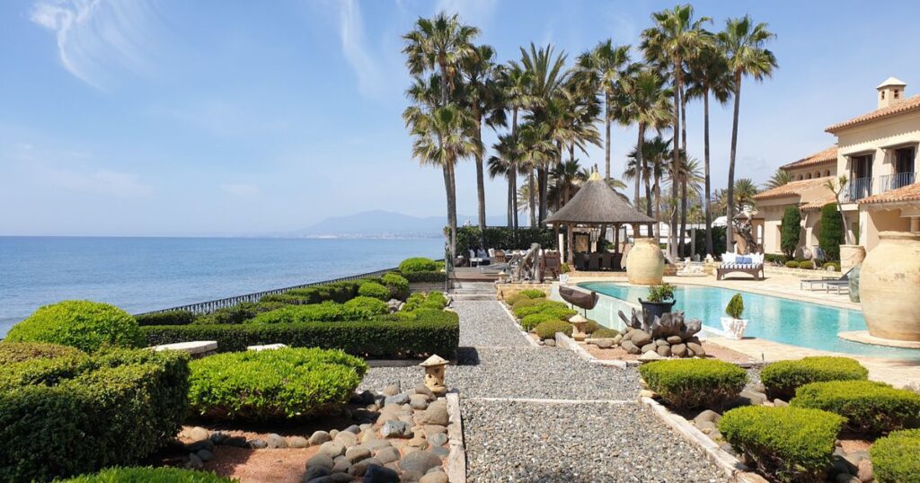 Villas for Rent in Los Monteros Marbella East