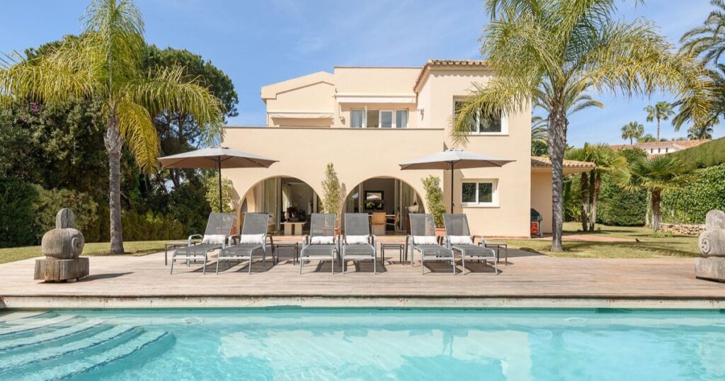 Villas for Rent in Los Monteros Marbella East
