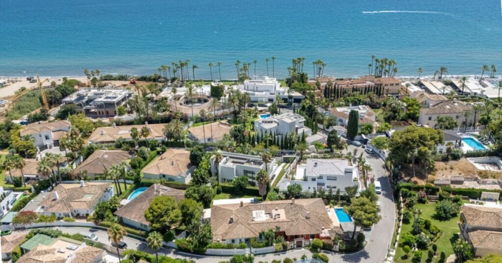 Villas for Rent in Los Monteros Marbella East