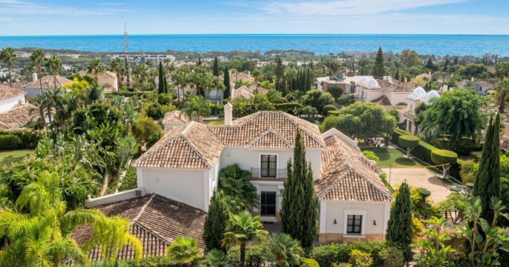 Villas for Rent in El Paraiso, Costa del Sol, Spain