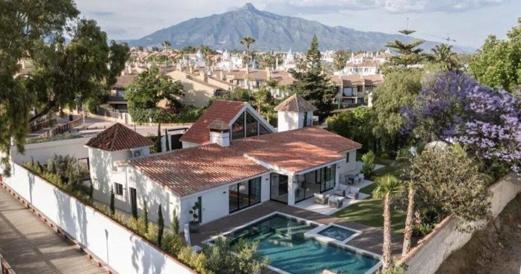 Villas for Sale in Puerto Banus