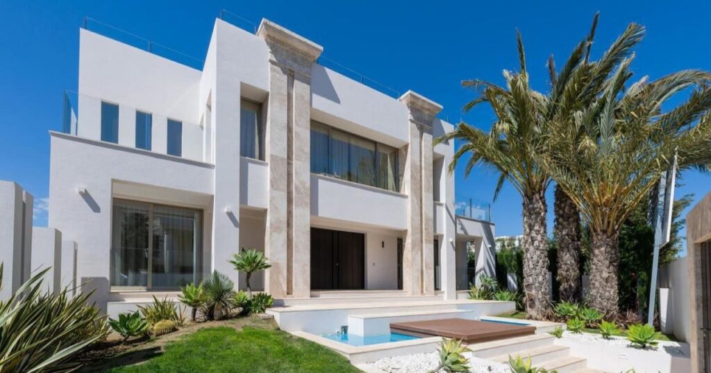 Villas for Sale in Puerto Banus