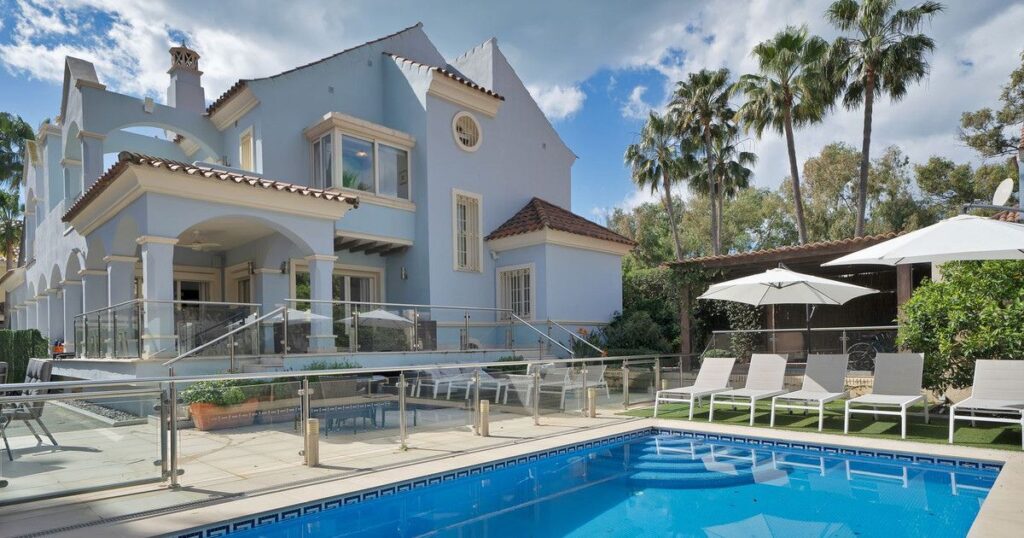 Properties For Sale in Puerto Banus