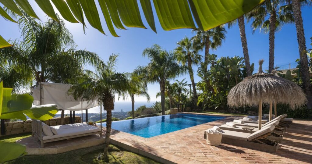 Villas for Sale in Los Monteros Marbella East