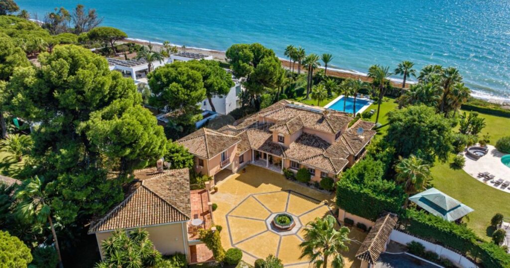 Propiedades de Lujo en Venta en El Paraíso | Costa del Sol