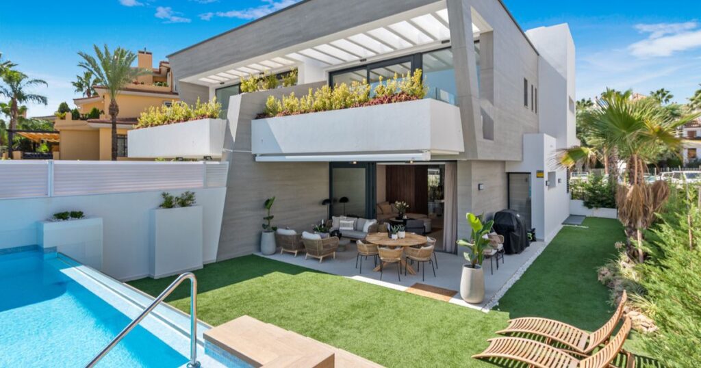 Properties For Sale in Puerto Banus