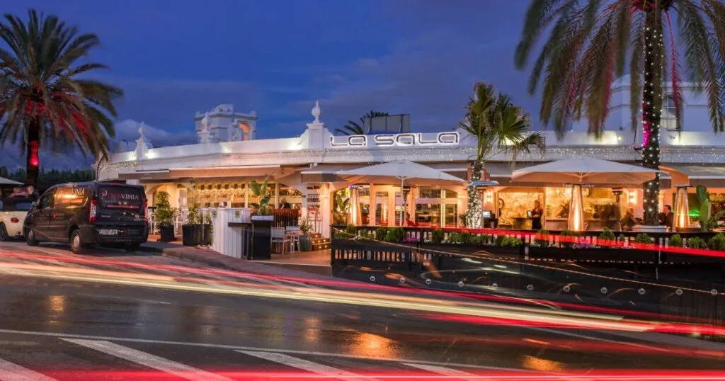 La sala Puerto Banús, Marbella